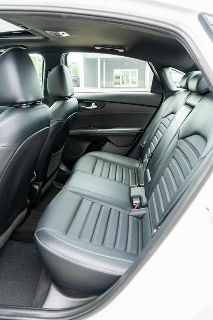 Used 2023 Kia Forte GT-Line w/ GT-Line Premium Package FWD image 11