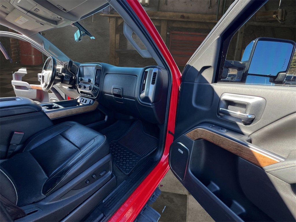 Used 2016 Chevrolet Silverado 2500 LTZ w/ LTZ Plus Package image 17