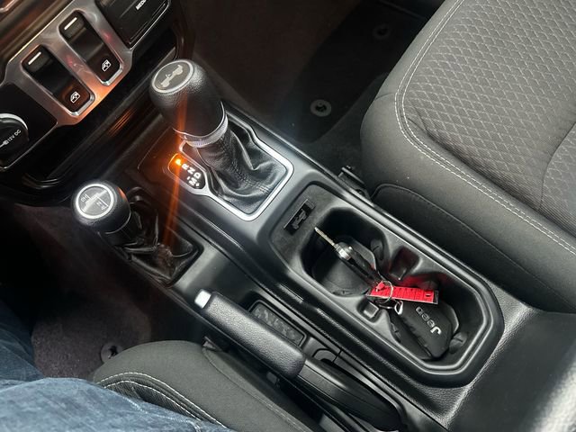 Used 2021 Jeep Wrangler Sport image 31