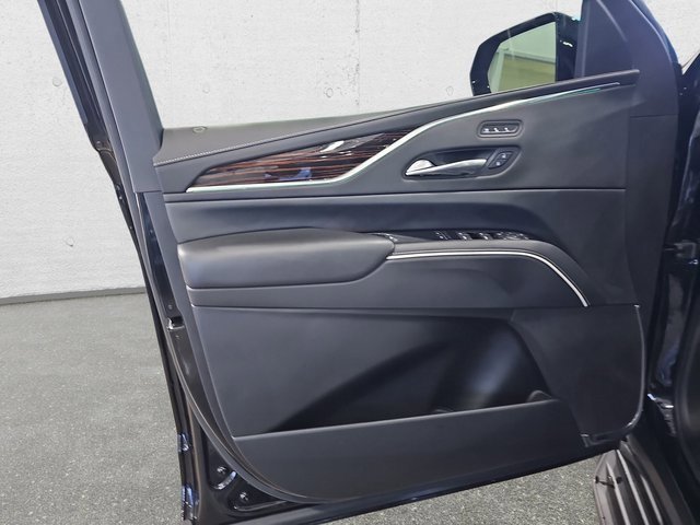 Used 2022 Cadillac Escalade Premium Luxury w/ LPO, Floor Liner Package image 31