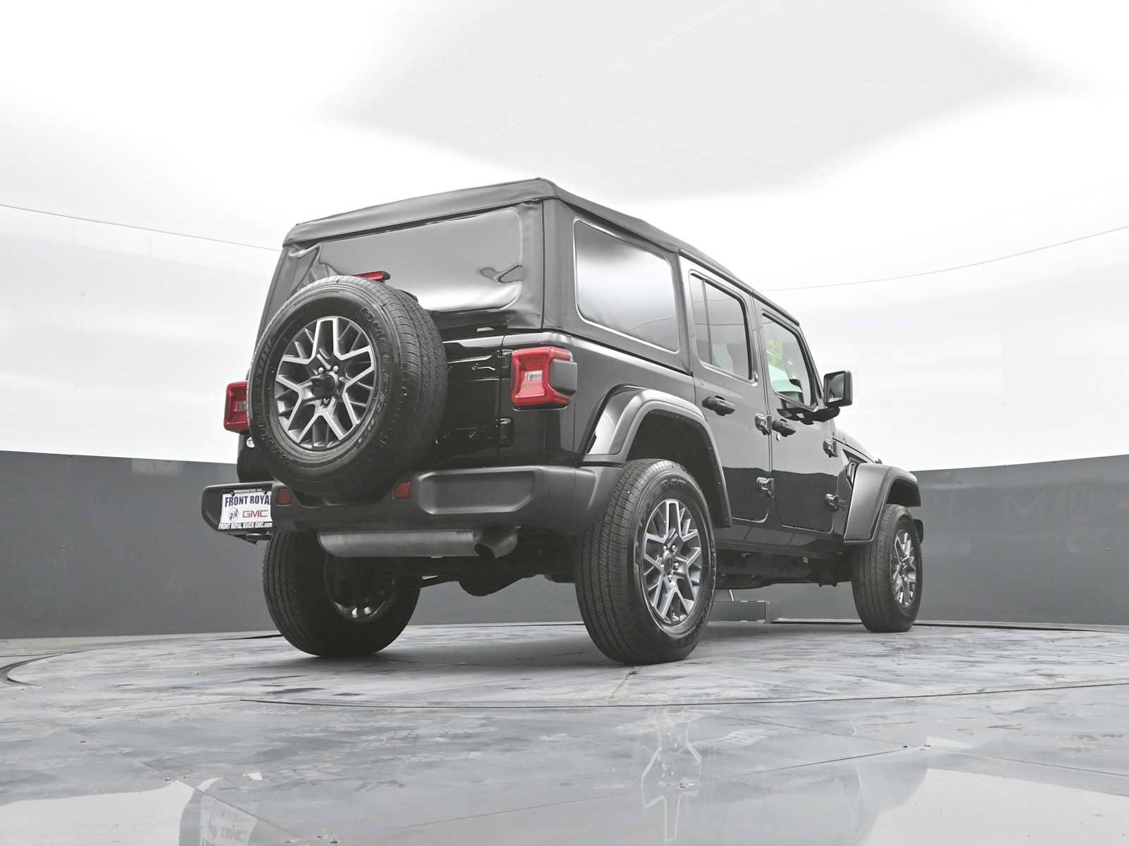 Used 2025 Jeep Wrangler Unlimited Sahara AWD/4WD image 37