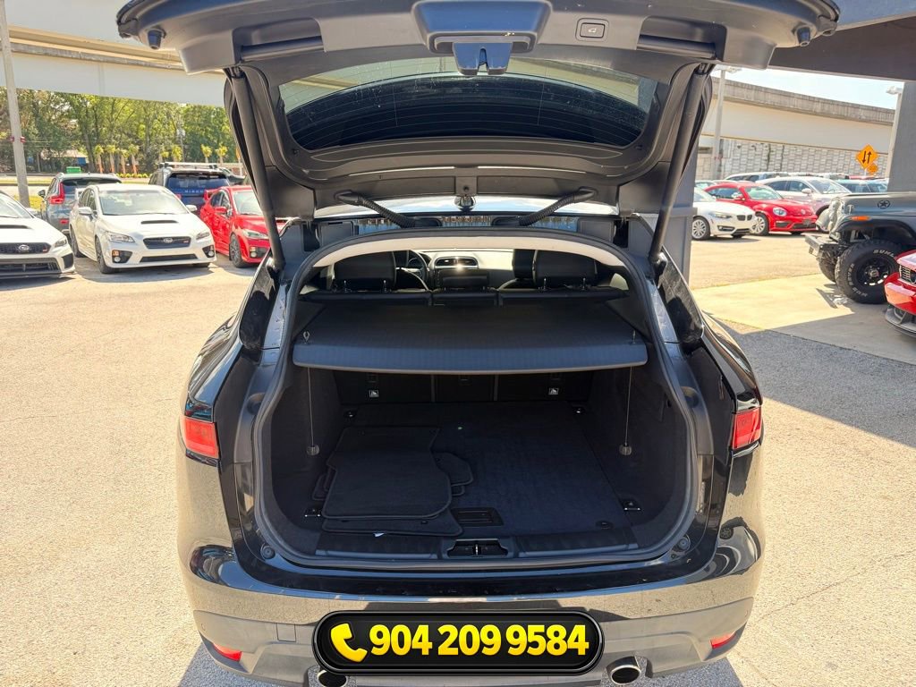 Used 2018 Jaguar F-PACE Premium image 30