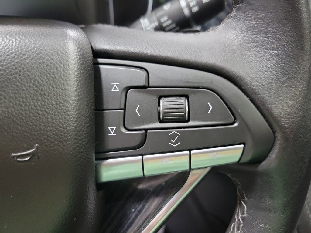 Used 2025 Cadillac XT6 Premium Luxury image 31