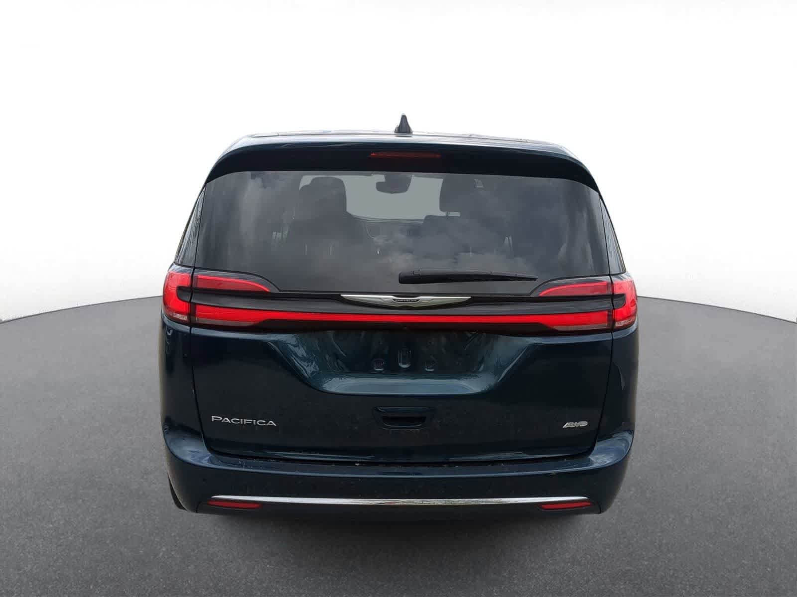 Used 2023 Chrysler Pacifica Touring-L AWD/4WD image 7