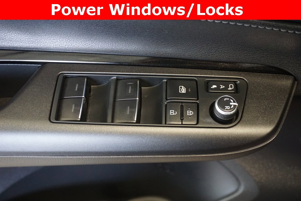 Certified 2022 Toyota Venza LE image 6