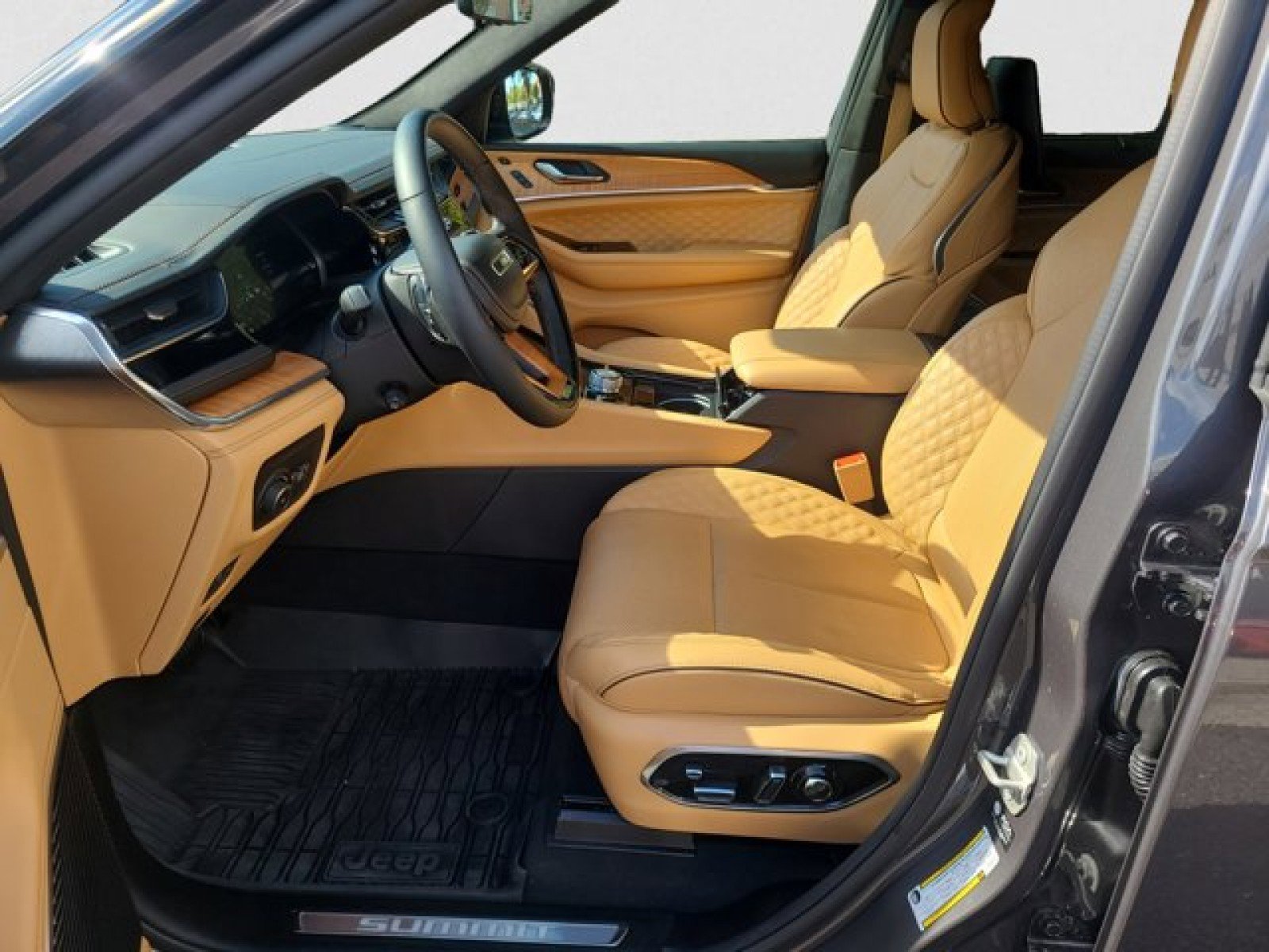 Used 2024 Jeep Grand Cherokee L Summit image 10