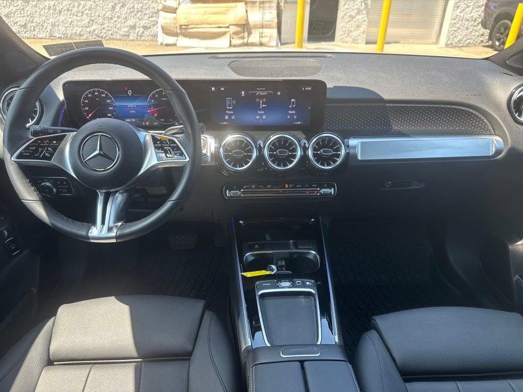 Used 2026 Mercedes-Benz GLB 250 4MATIC image 12