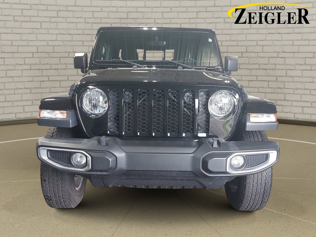 Used 2022 Jeep Gladiator Sport AWD/4WD image 2