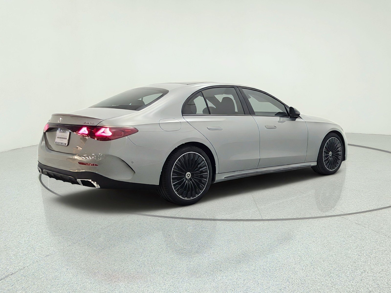 New 2027 Mercedes-Benz E 450 4MATIC Sedan image 5