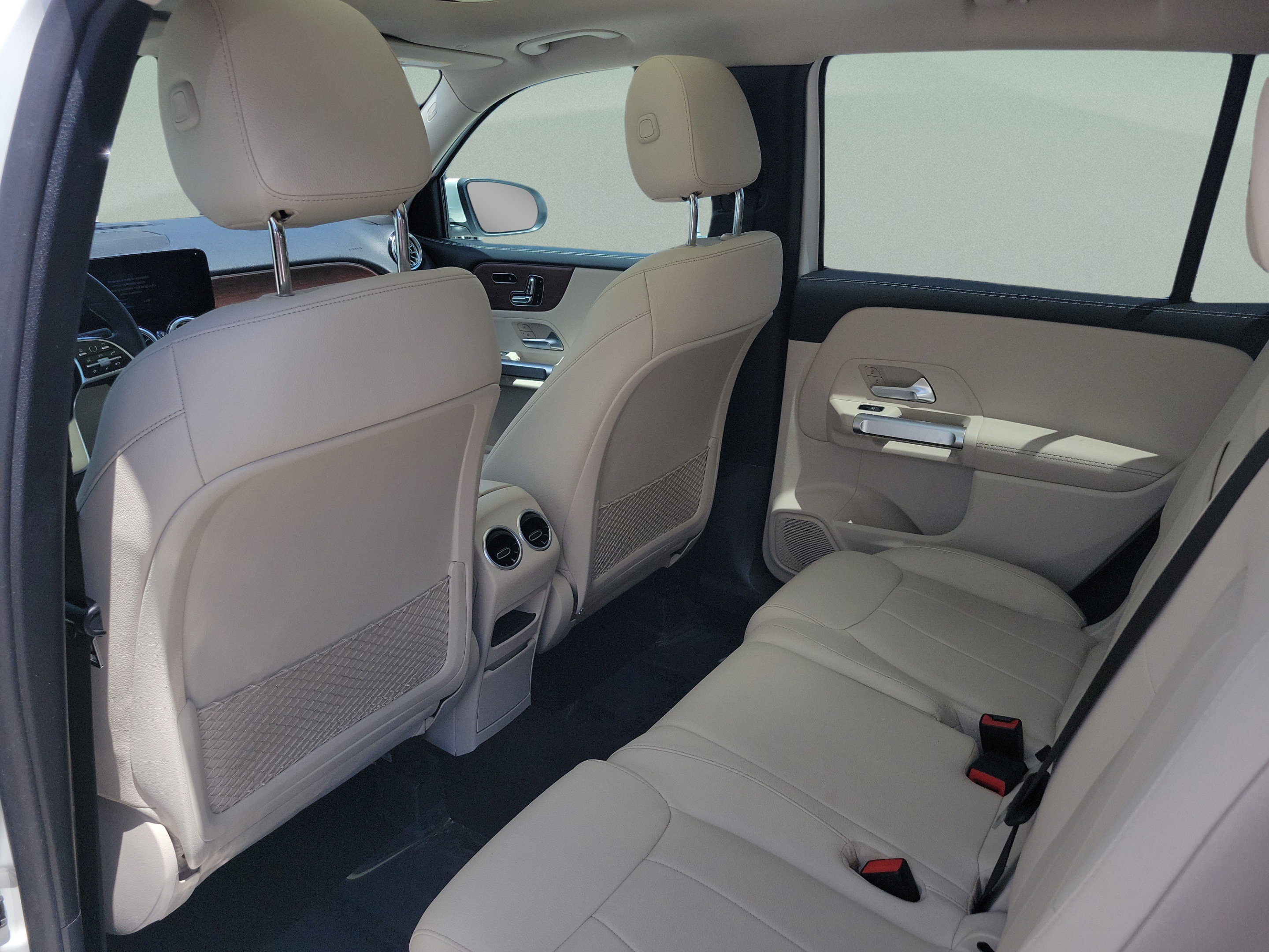 Used 2023 Mercedes-Benz GLB 250 image 10