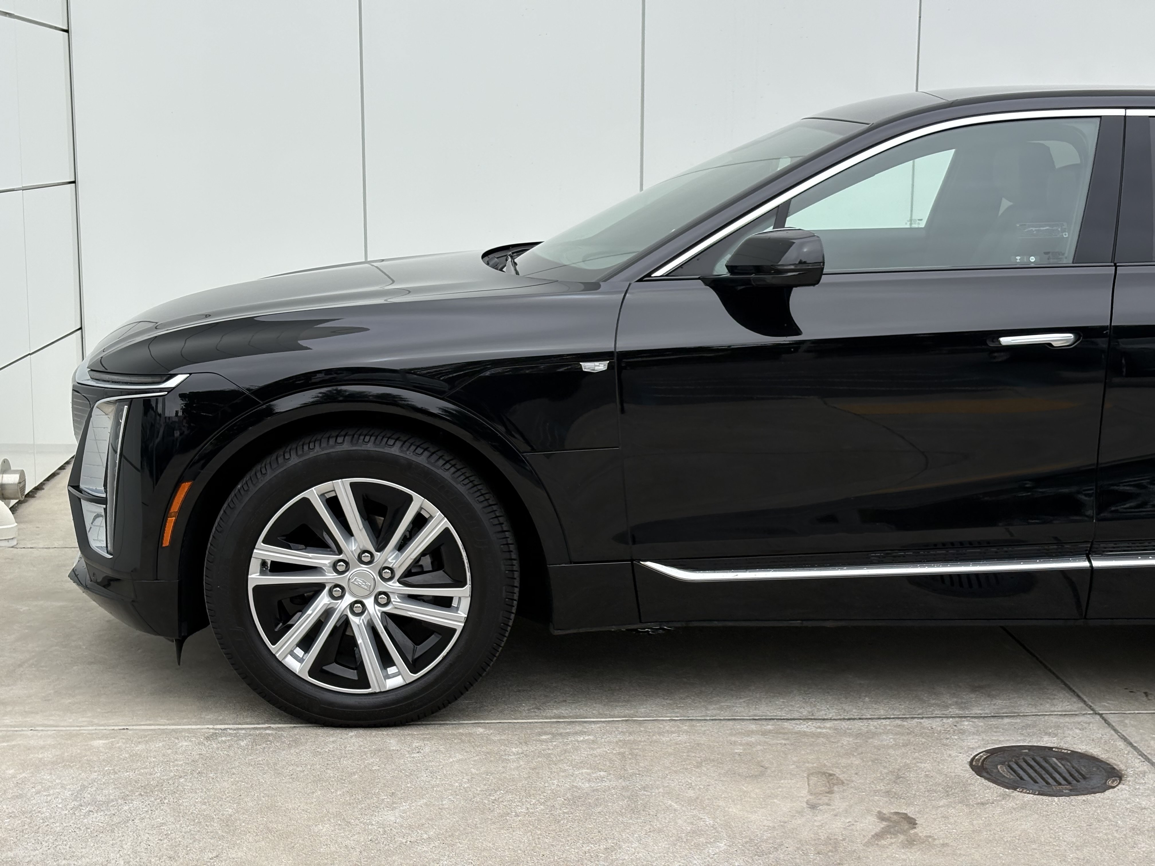 Certified 2024 Cadillac Lyriq Tech AWD/4WD image 5