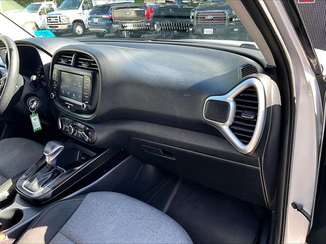 Used 2020 Kia Soul S FWD image 17