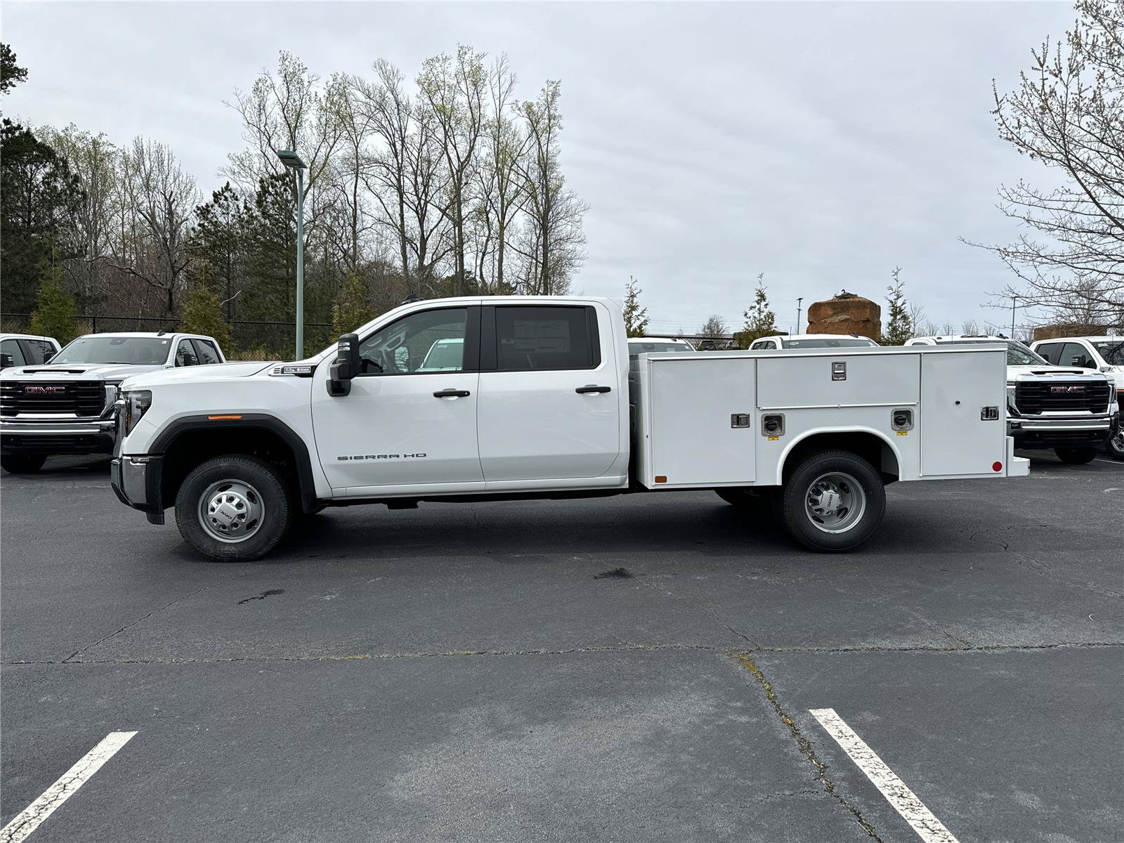 New 2025 GMC Sierra 3500 Pro w/ Convenience Package RWD image 4