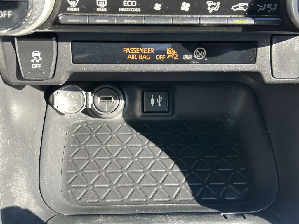Used 2019 Toyota RAV4 XLE Premium FWD image 41