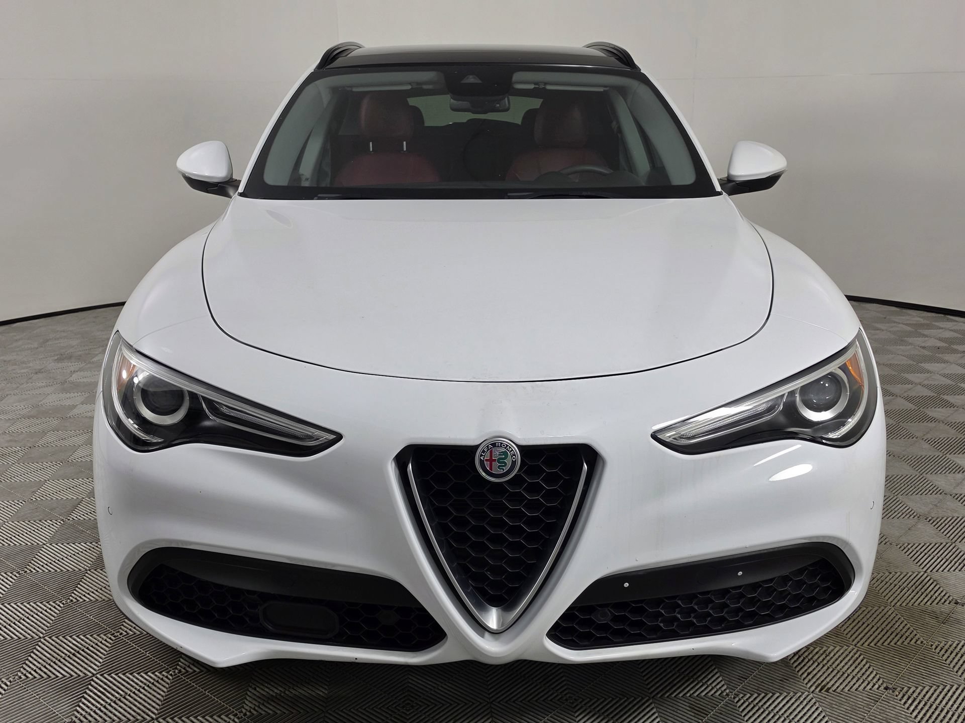 Used 2019 Alfa Romeo Stelvio Sport w/ Quick Order Package 22J Sport AWD/4WD image 2