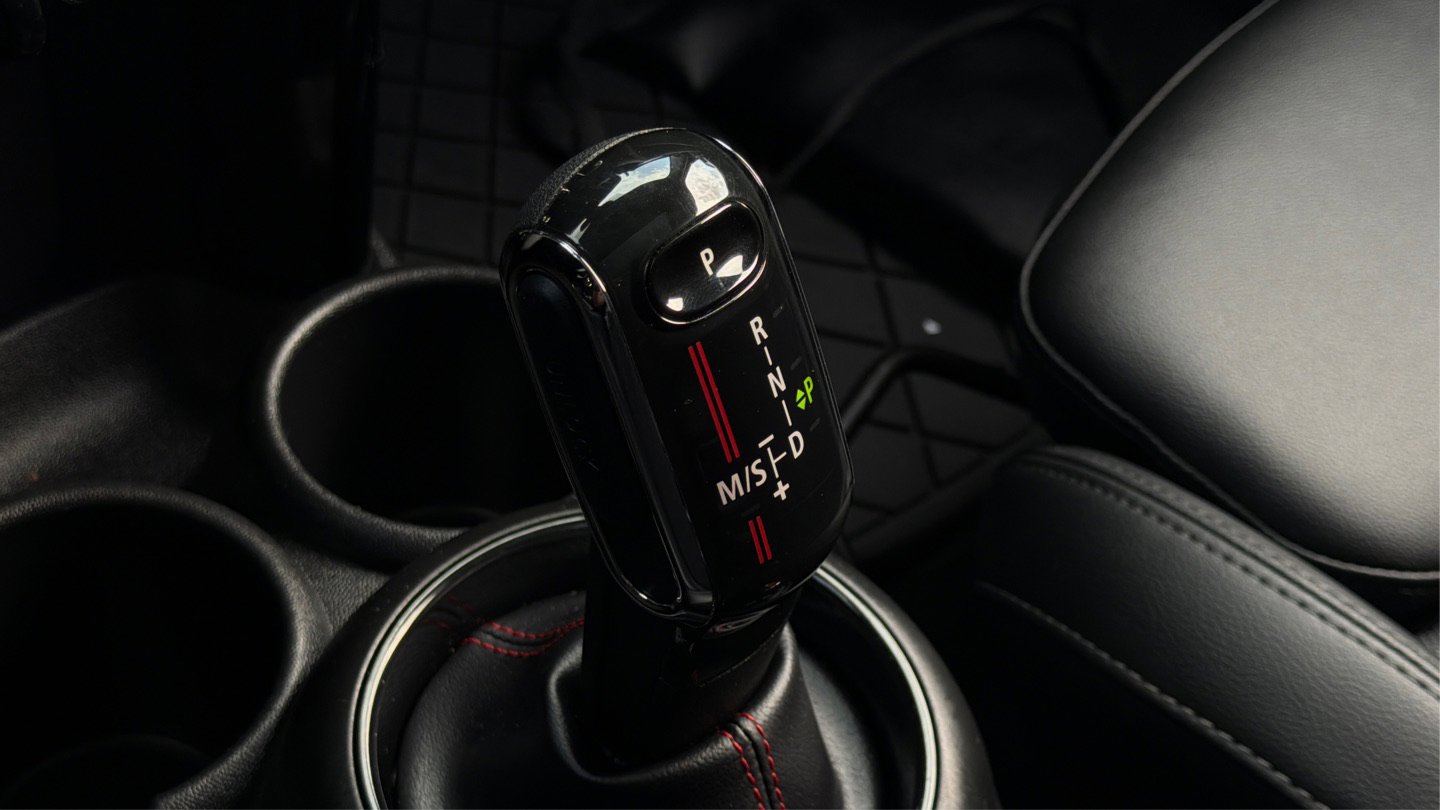 Used 2021 MINI Cooper S w/ Premium Package image 24