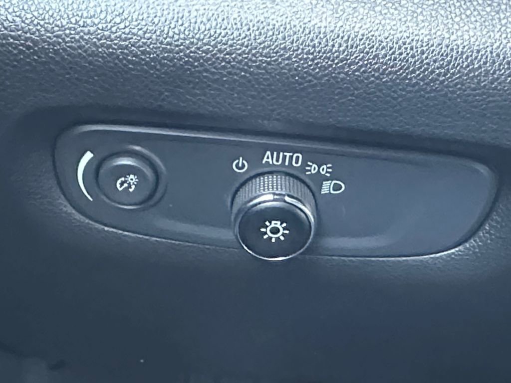 Used 2023 Chevrolet Traverse LT w/ LPO, Cargo Package image 21