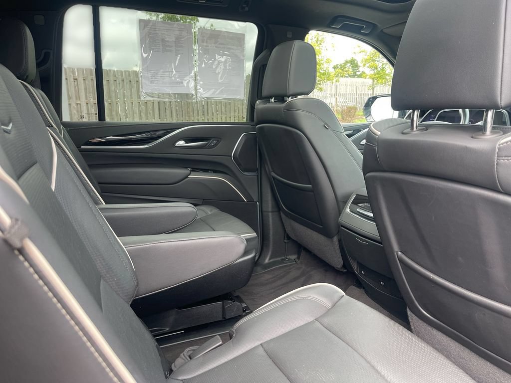 Used 2024 Cadillac Escalade ESV Sport AWD/4WD image 42