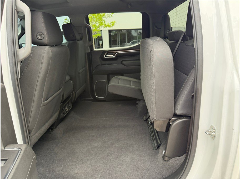 Used 2023 Chevrolet Silverado 1500 LT AWD/4WD image 32