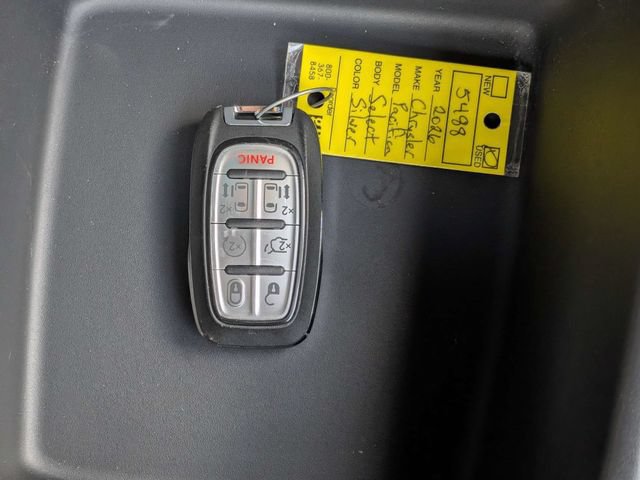 Used 2026 Chrysler Pacifica Select FWD image 34