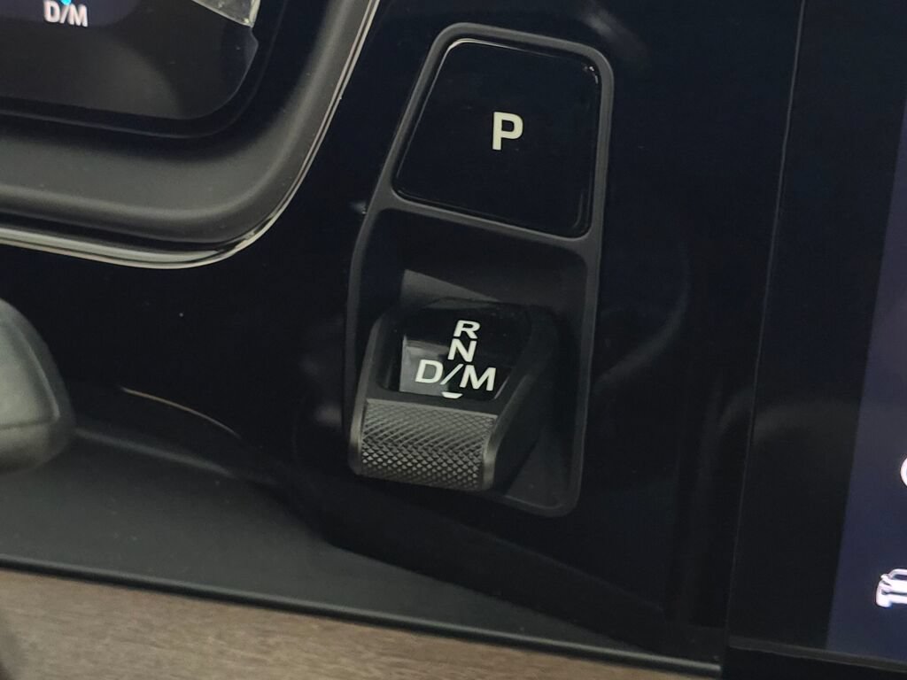 Certified 2025 Porsche Cayenne Coupe AWD/4WD image 18