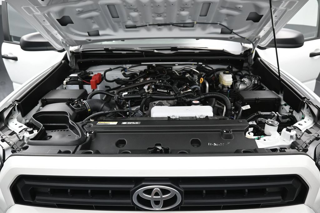 Certified 2025 Toyota 4Runner SR5 AWD/4WD image 33