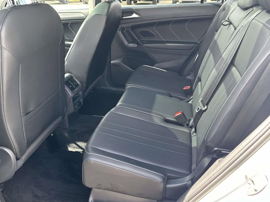 Certified 2023 Volkswagen Tiguan SE w/ Panoramic Sunroof Package image 14