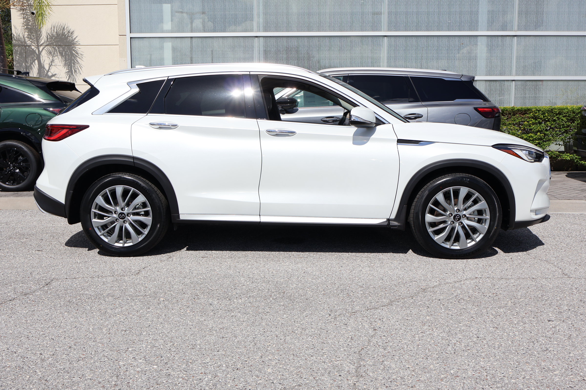 Certified 2023 INFINITI QX50 Luxe FWD image 11