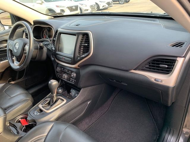 Used 2017 Jeep Cherokee Limited image 11