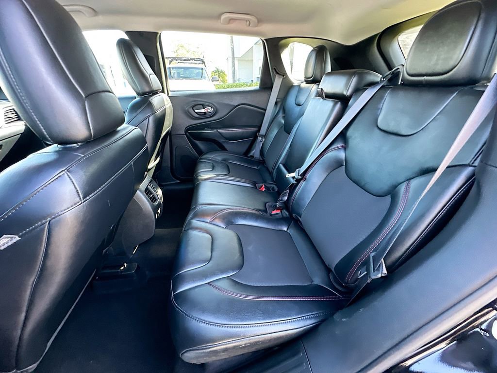 Used 2022 Jeep Cherokee Trailhawk w/ Technology Group B image 23