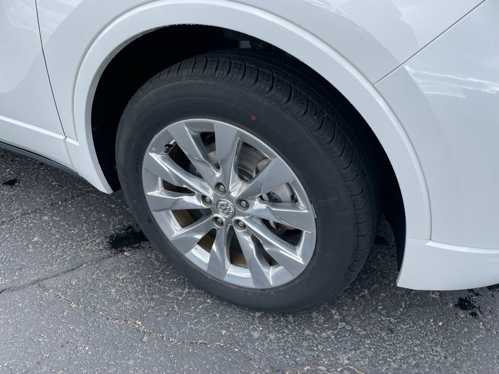 Used 2017 Buick Envision Essence image 3