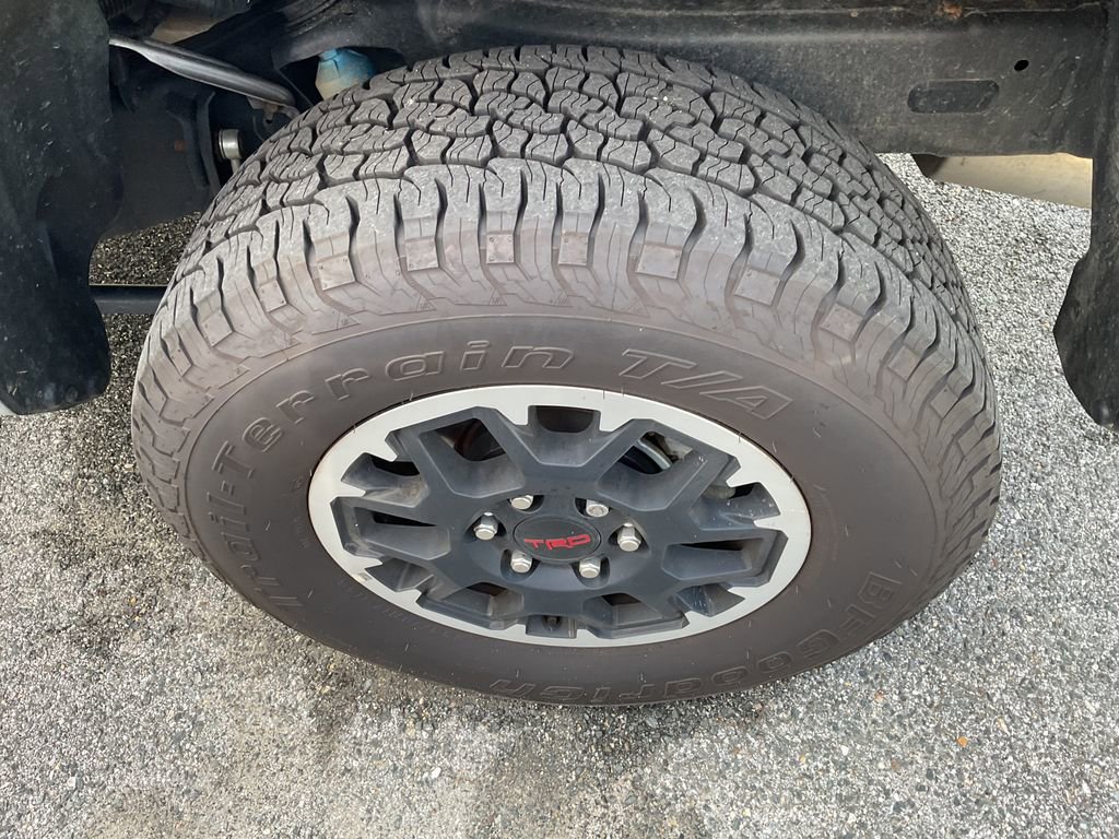 Used 2025 Toyota Tacoma TRD Off-Road AWD/4WD image 6
