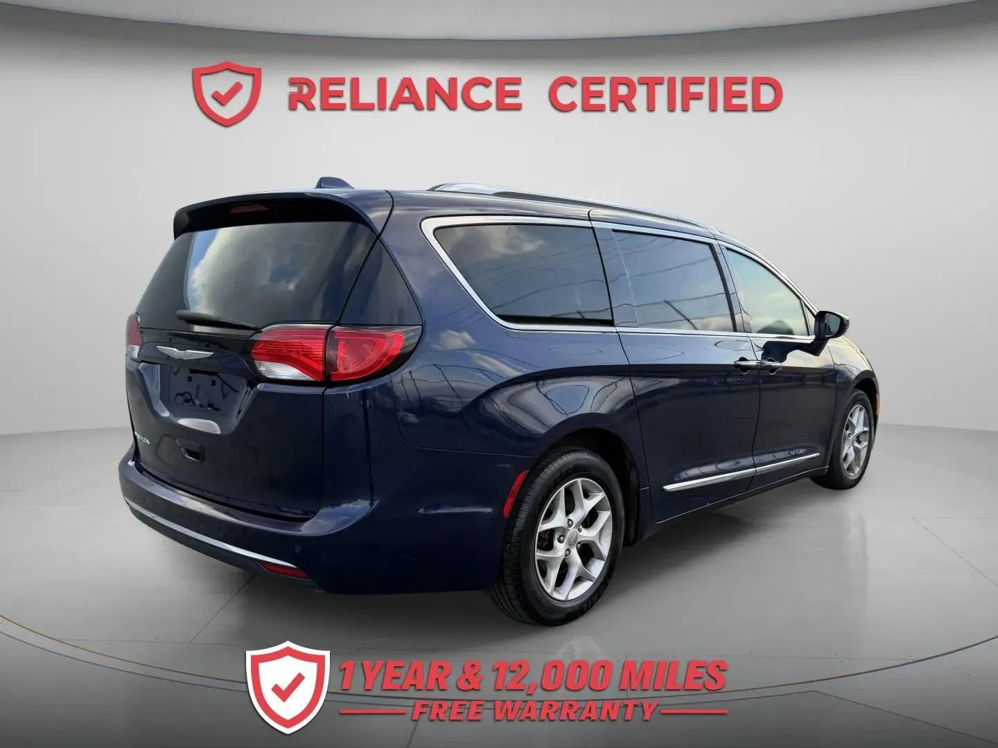 Used 2017 Chrysler Pacifica Touring-L Plus w/ Tire & Wheel Group image 7