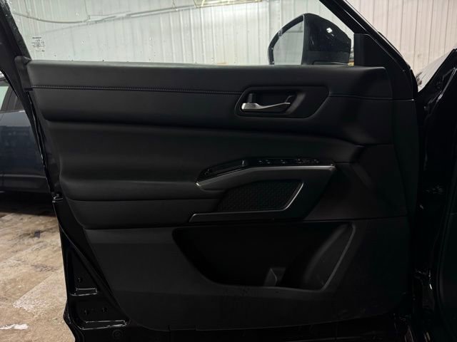 Used 2023 Nissan Pathfinder SL image 12