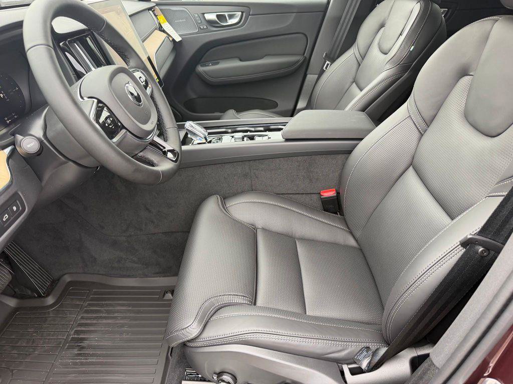 New 2026 Volvo XC60 T8 Ultra w/ Protection Package Premier AWD/4WD image 9