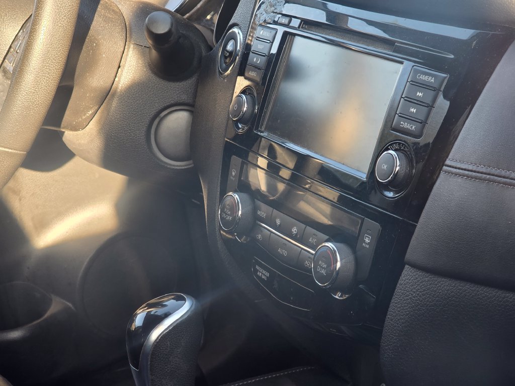 Used 2020 Nissan Rogue SL AWD/4WD image 15