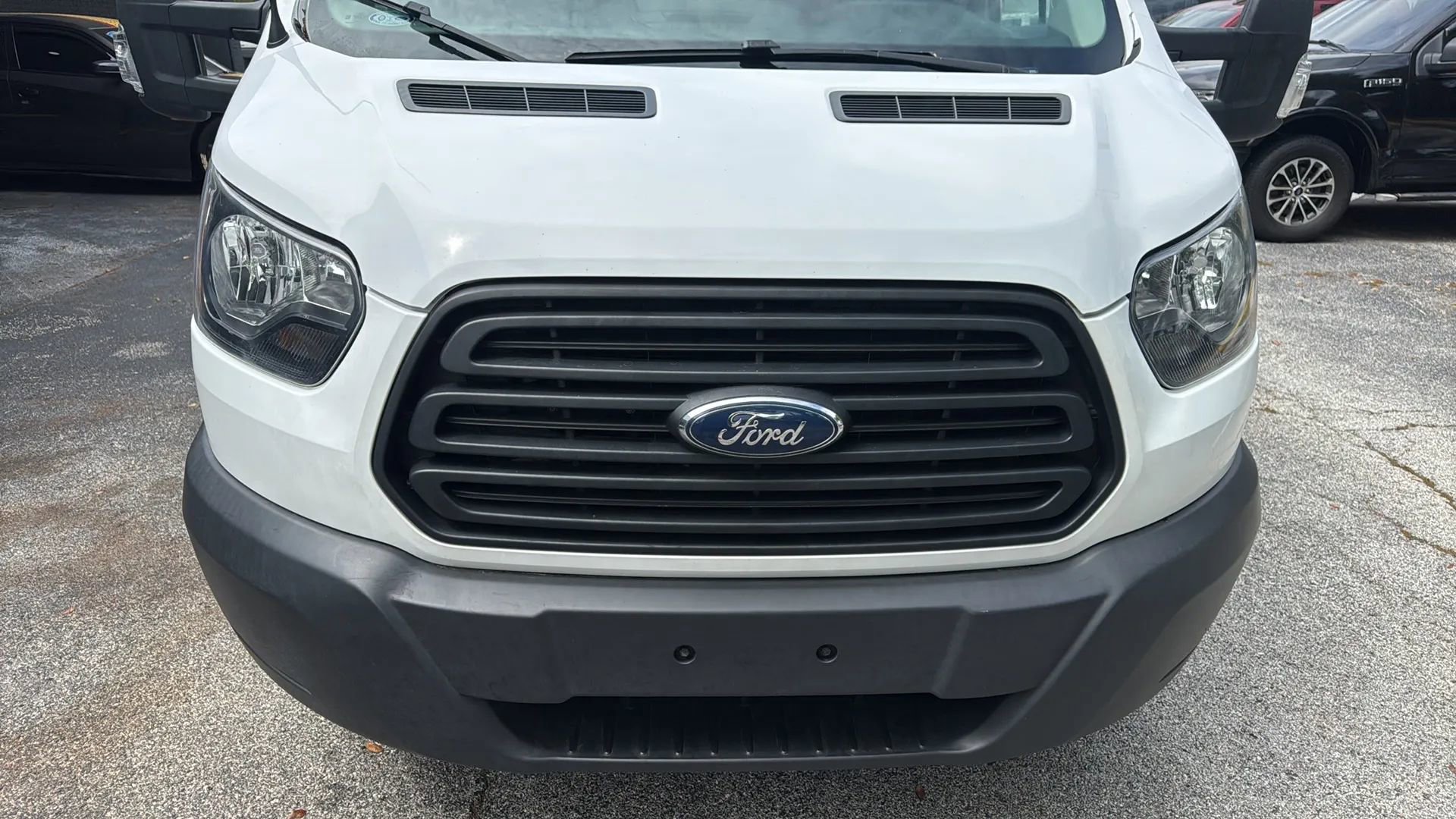 Used 2019 Ford Transit 250 130 Low Roof RWD image 24
