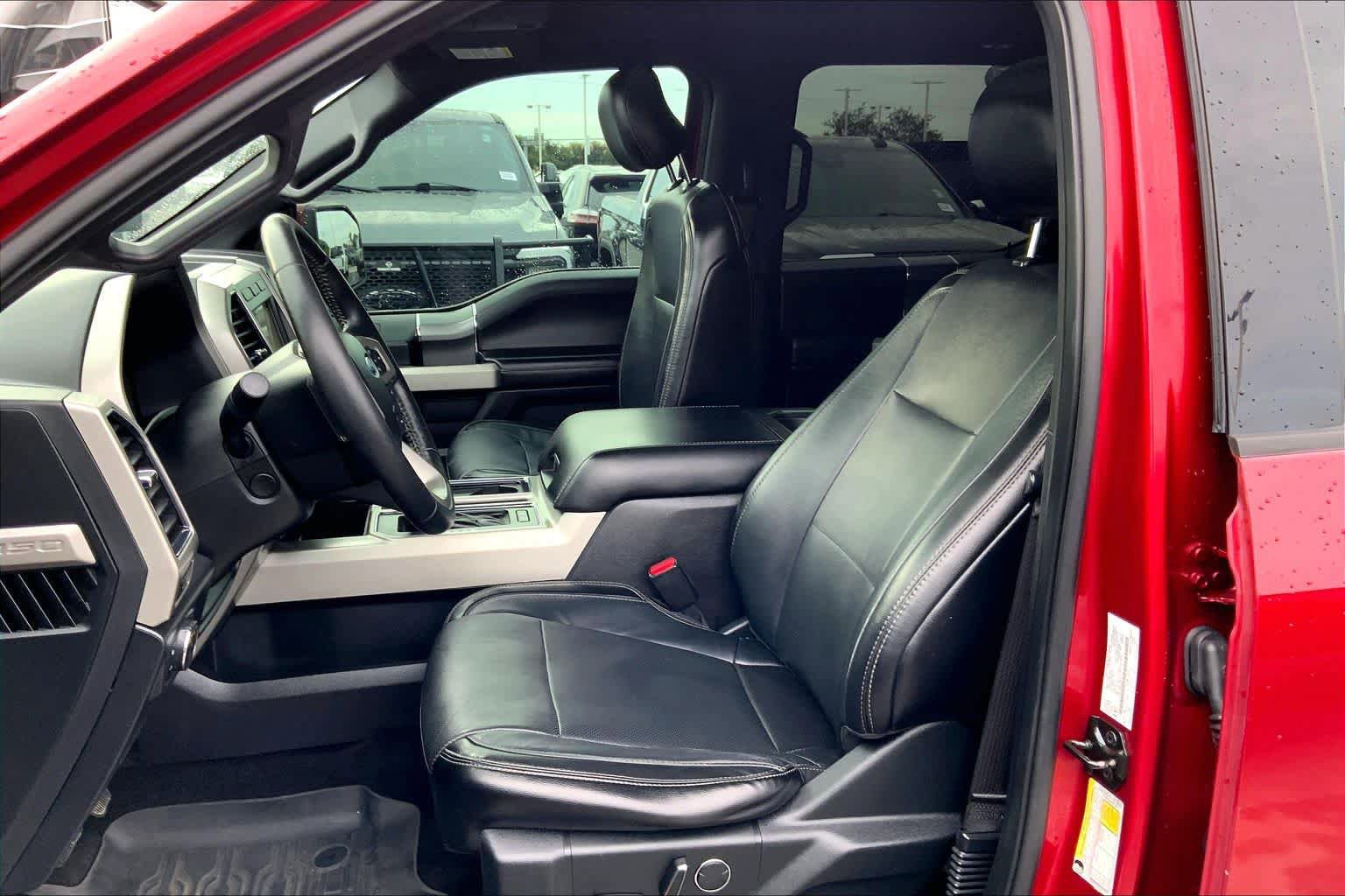 Used 2017 Ford F150 Lariat w/ Equipment Group 502A Luxury AWD/4WD image 8