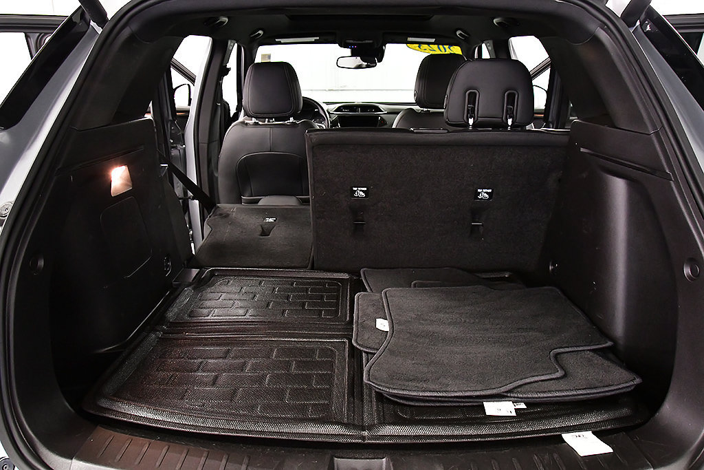 Used 2023 Chevrolet TrailBlazer ACTIV w/ Sun and Liftgate Package AWD/4WD image 28