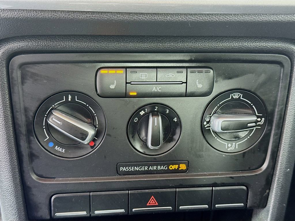 Used 2015 Volkswagen Beetle 1.8T image 17