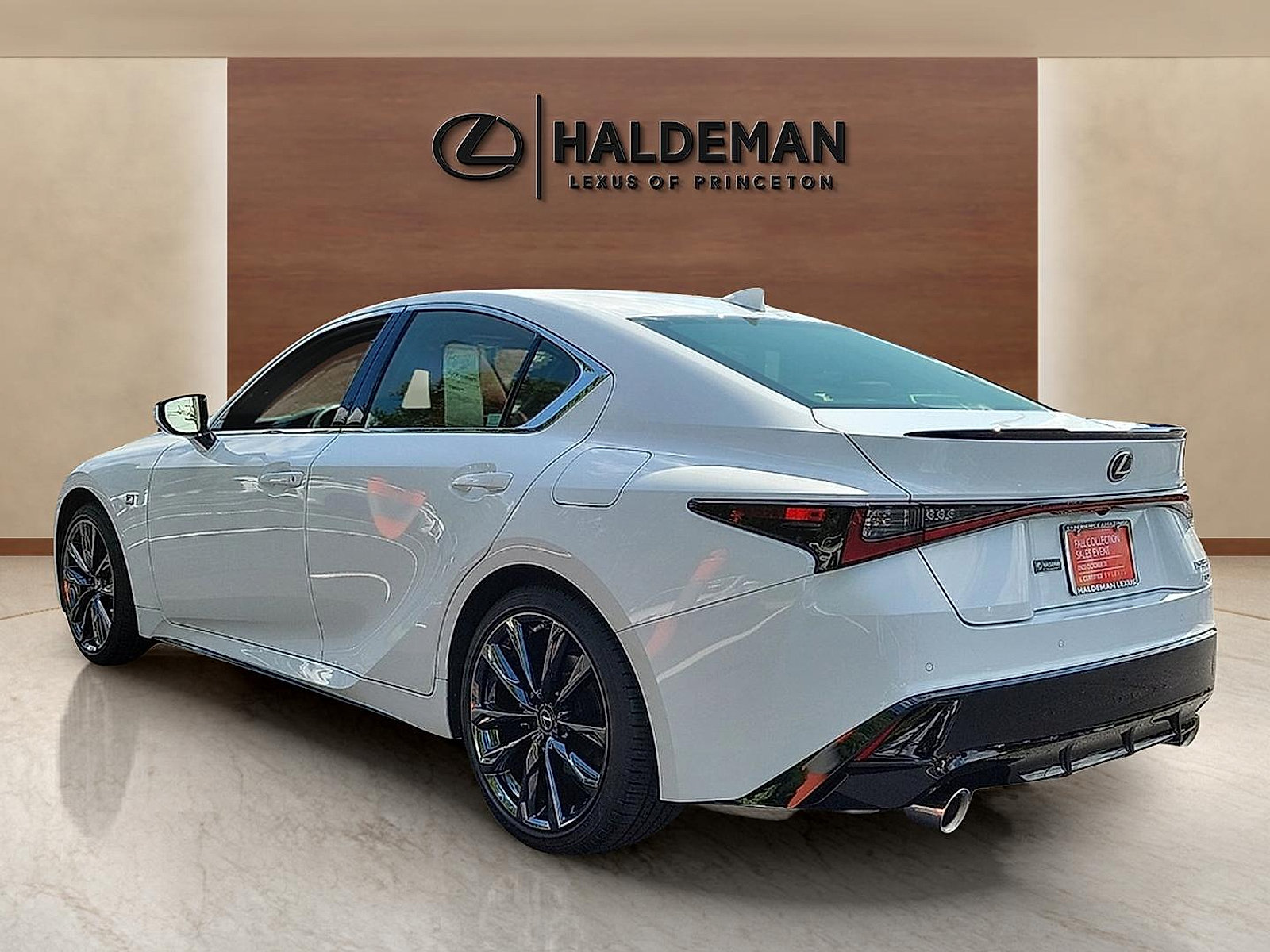 Used 2022 Lexus IS 350 F Sport AWD/4WD image 4