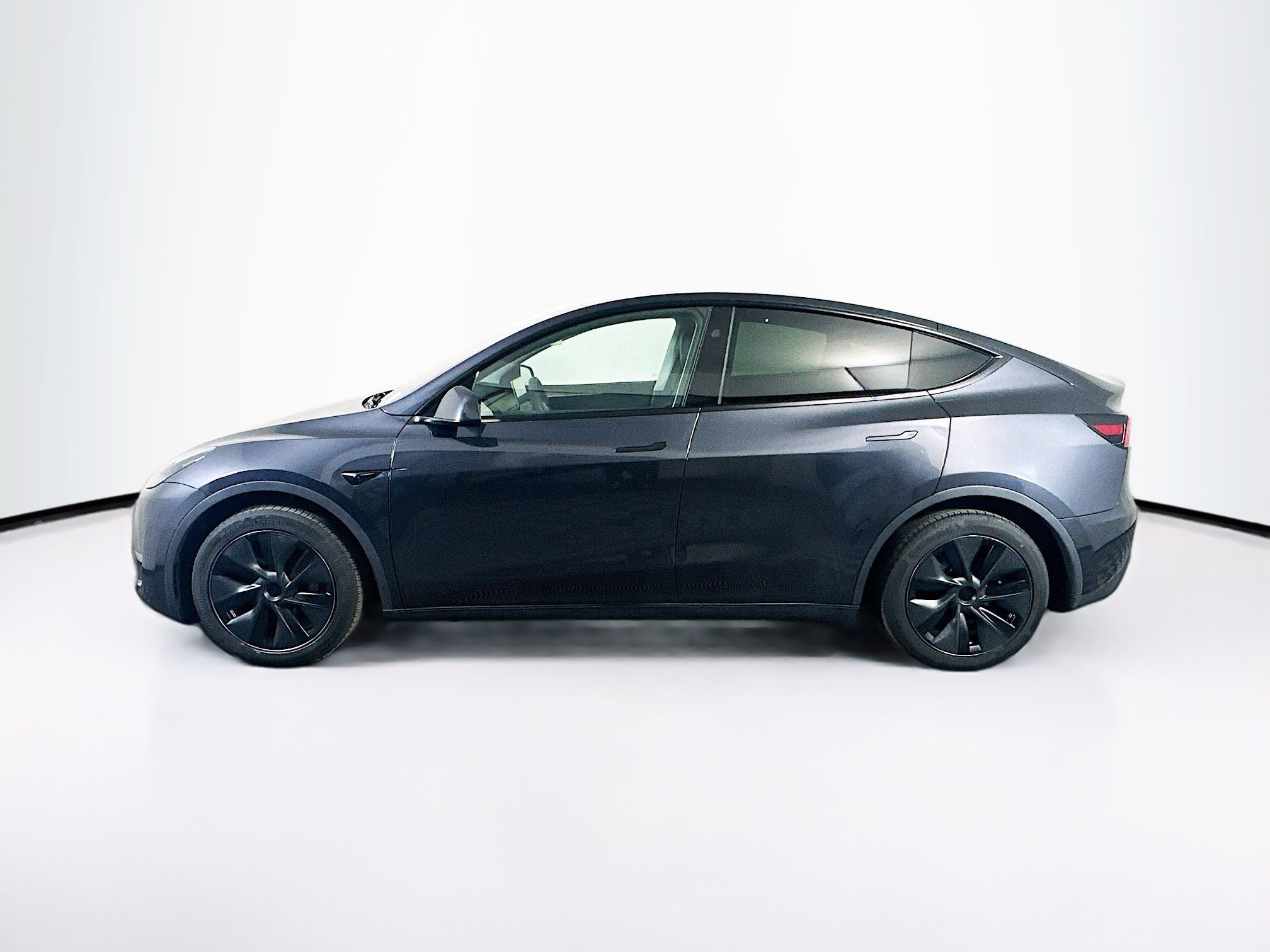 Used 2025 Tesla Model Y Long Range image 4