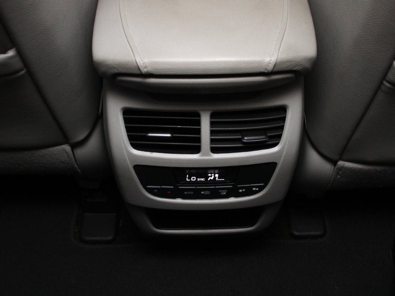 Used 2015 Acura MDX FWD image 17