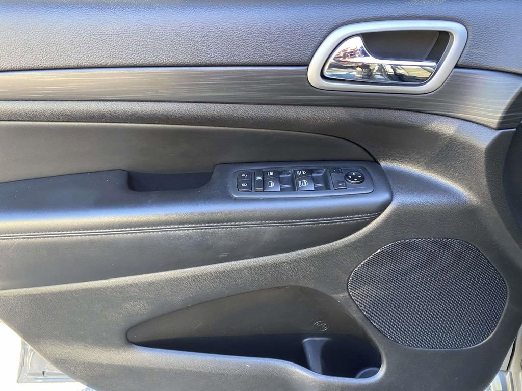 Used 2020 Jeep Grand Cherokee Altitude image 15