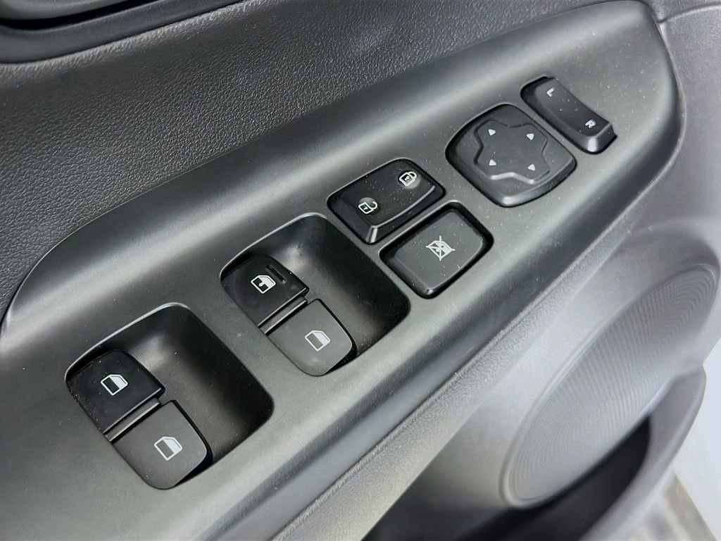 Used 2023 Hyundai Kona SE FWD image 20
