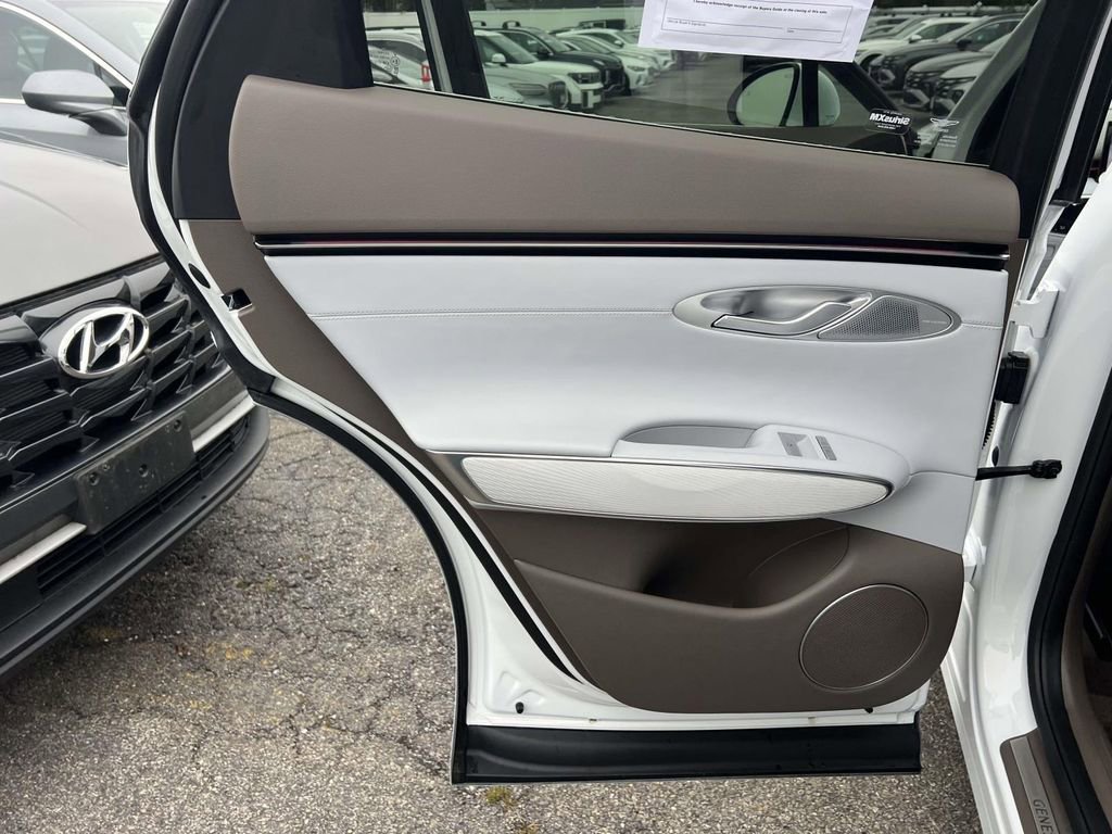 Certified 2026 Genesis GV70 2.5T Advanced image 15