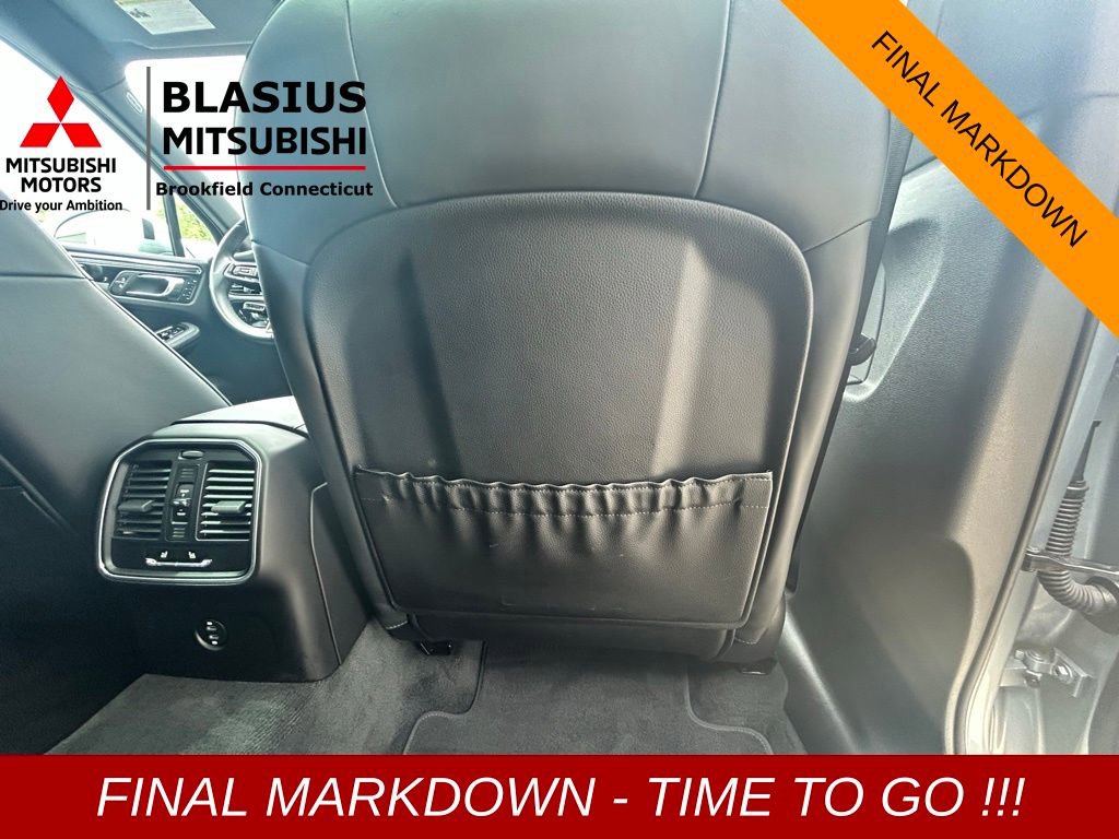 Used 2022 Porsche Macan image 38