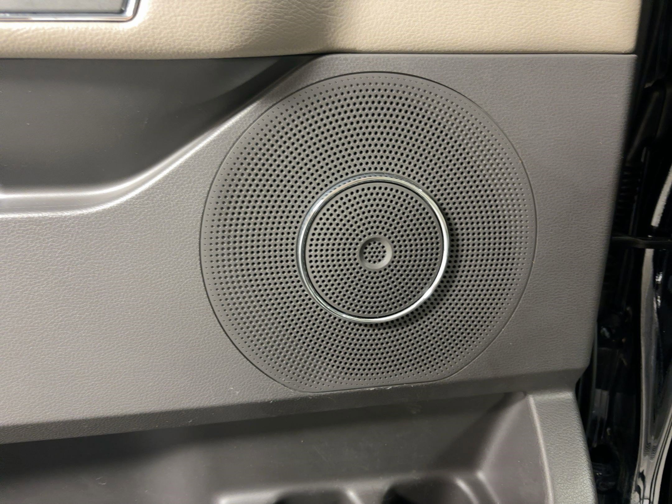 Used 2019 Ford Expedition Max XLT w/ Equipment Group 202A image 21