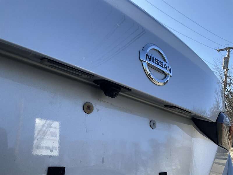 Used 2021 Nissan Versa SV FWD image 10