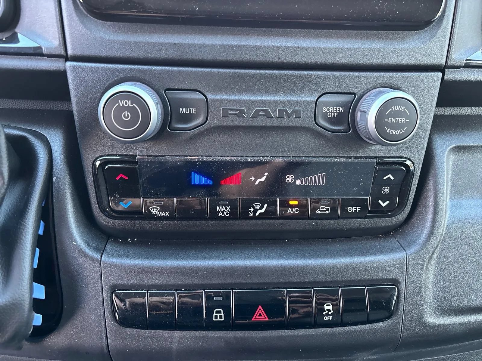 Used 2025 RAM ProMaster 3500 FWD image 16